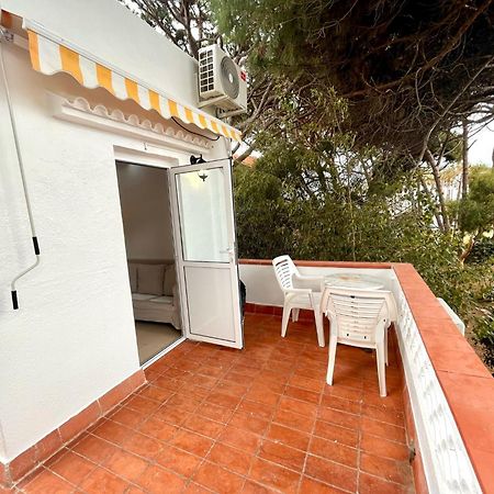 Nuevos Apartamentos Frente Al Mar Y A La Playa Castelldefels Luaran gambar