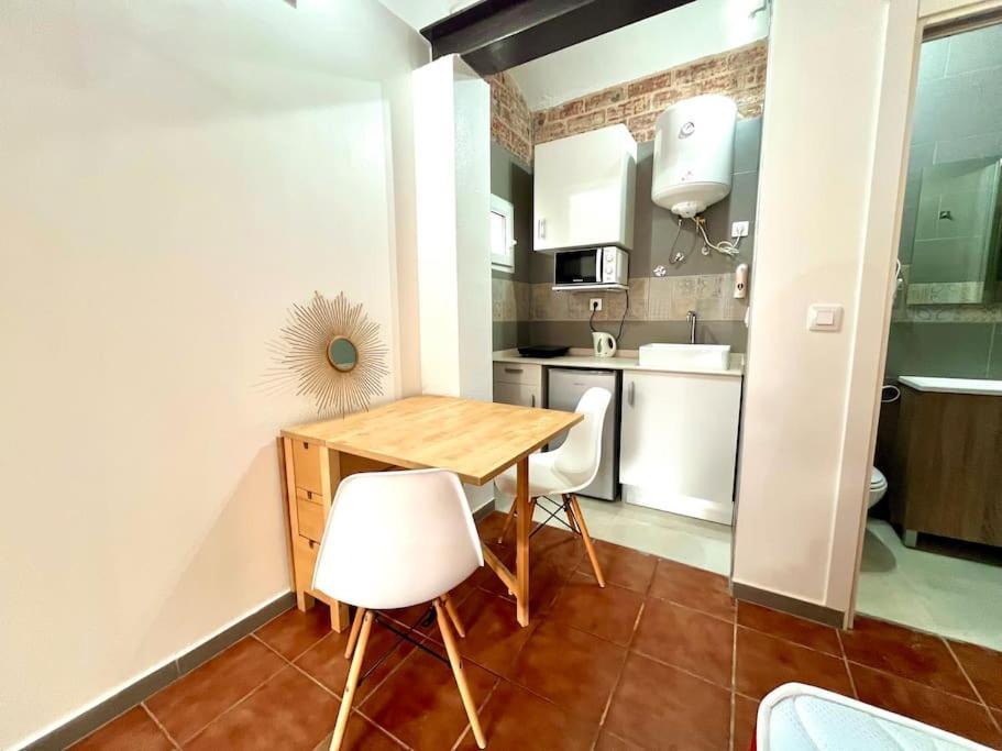 Nuevos Apartamentos Frente Al Mar Y A La Playa Castelldefels Luaran gambar
