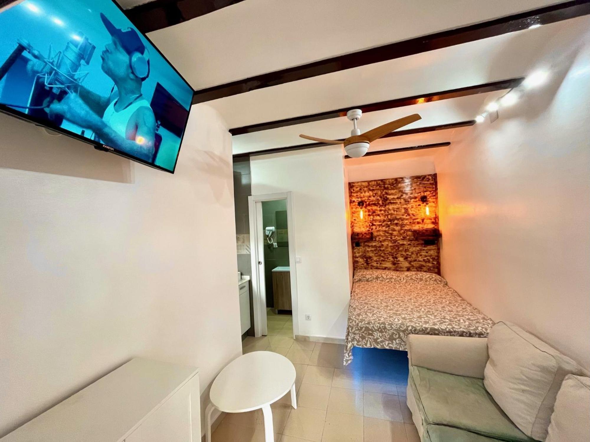 Nuevos Apartamentos Frente Al Mar Y A La Playa Castelldefels Luaran gambar