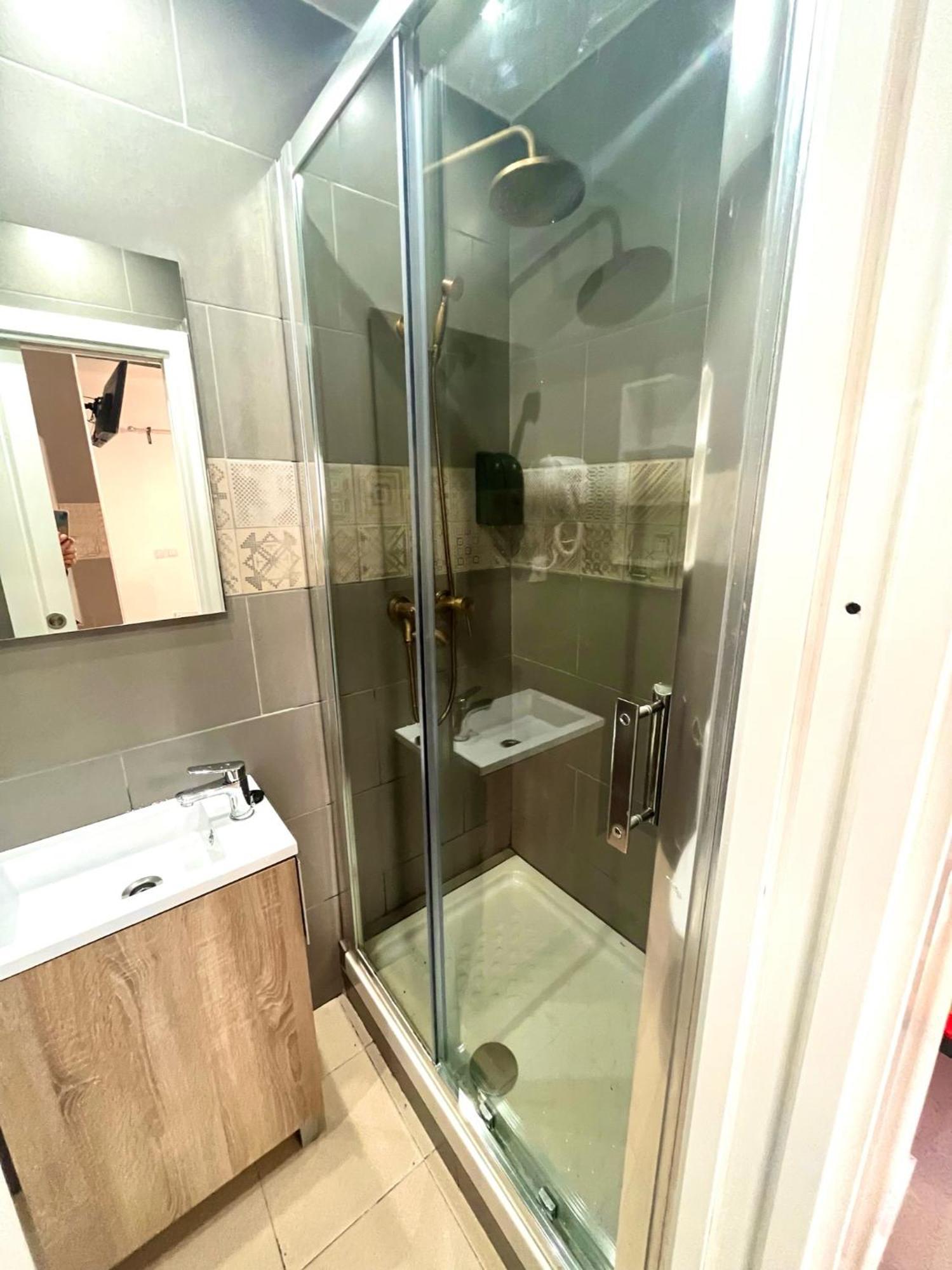 Nuevos Apartamentos Frente Al Mar Y A La Playa Castelldefels Luaran gambar